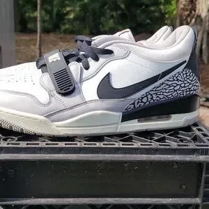 Jordan | Shoes | Jordan Legacy 32 Lows Sz 13 White Silver 